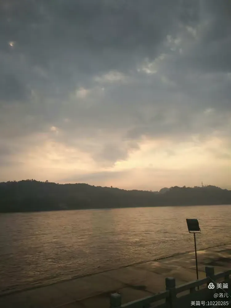 一天当中黎明是最美的时光